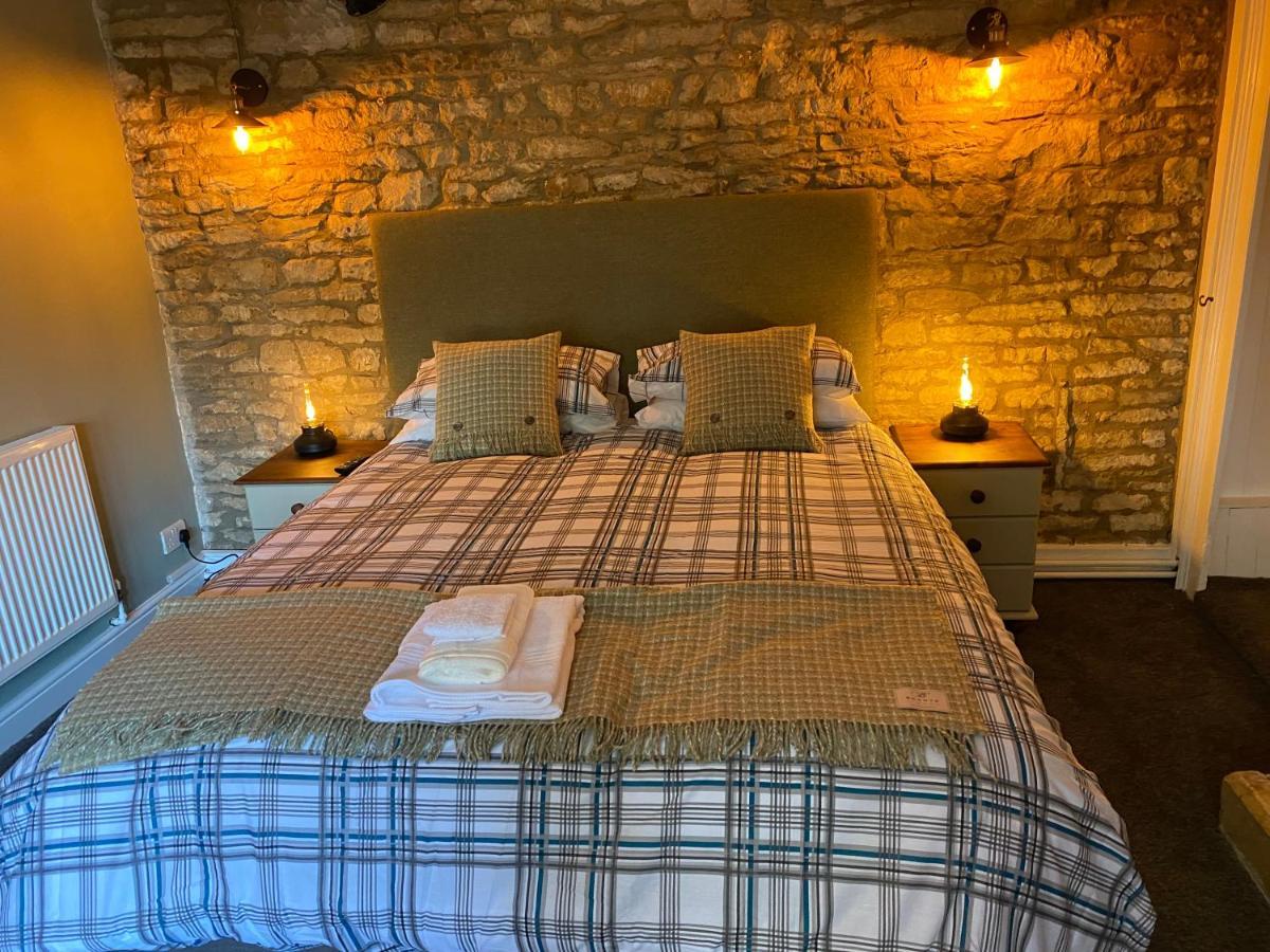 Bear Inn - Bisley Bisley  Ngoại thất bức ảnh